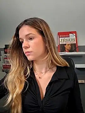 Snapshot of lucie_mehott chatting on October 3, 7:57 am lucie mehott online show from October 3, 7:57 am