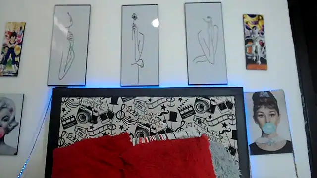 Rihana14 online show from April 25, 8:17 pm