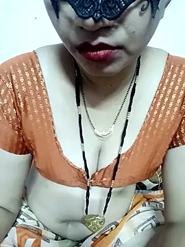 Snapshot of Hotanita99 chatting on October 3, 6:29 am Hotanita99 online show from October 3, 6:29 am