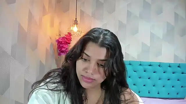 LindaBreeS online show from June 10, 2:27 pm