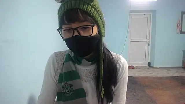 elllaaxx online show from December 17, 5:11 am