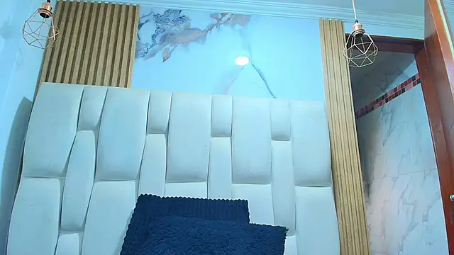 Naughty Kittenm online show from April 23, 11:50 am