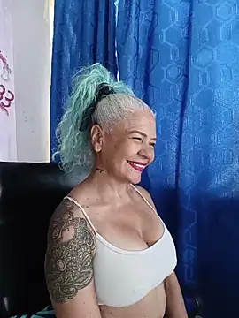 freyadevil333 online show from April 26, 5:32 pm