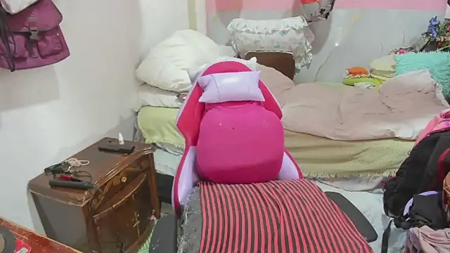 Mrs mommy  online show from April 20, 9:40 pm