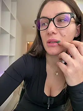 HotXMom online show from January 15, 9:48 am