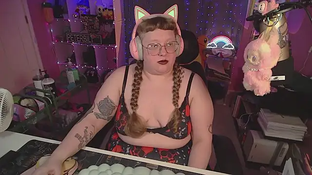 FatVeronica online show from March 23, 5:19 pm