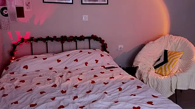 doll lol  online show from April 24, 9:28 pm