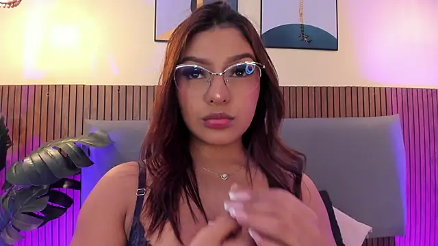 NicolleeEvanss online show from June 6, 12:33 pm