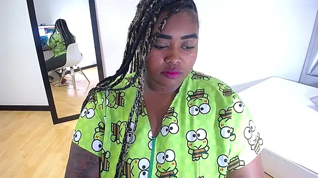 Snapshot of exotic_karmella chatting on October 1, 10:04 pm exotic karmella online show from October 1, 10:04 pm