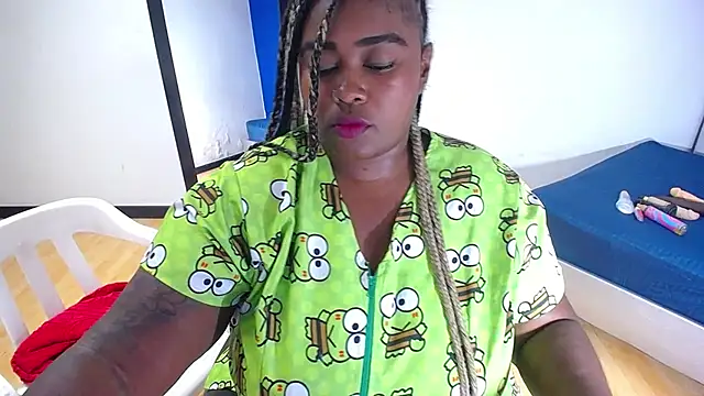 Snapshot of exotic_karmella chatting on October 7, 8:35 pm exotic karmella online show from October 7, 8:35 pm