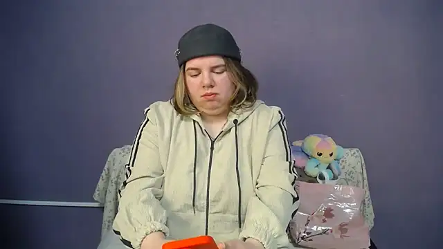 so shy online show from April 27, 7:27 am