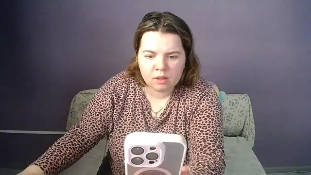 so shy online show from March 28, 8:47 am