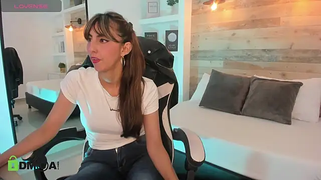 candy summer28 online show from April 14, 7:25 pm