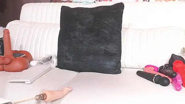 katlyn martins online show from April 24, 6:11 pm