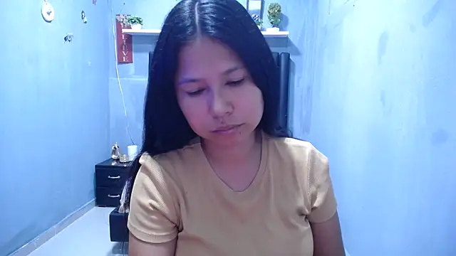 Letty Plugxo online show from April 23, 1:13 pm