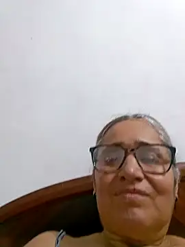  candi online show from December 18, 1:32 am