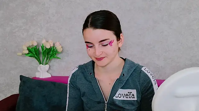 Miss Arwen online show from September 30, 4:18 am