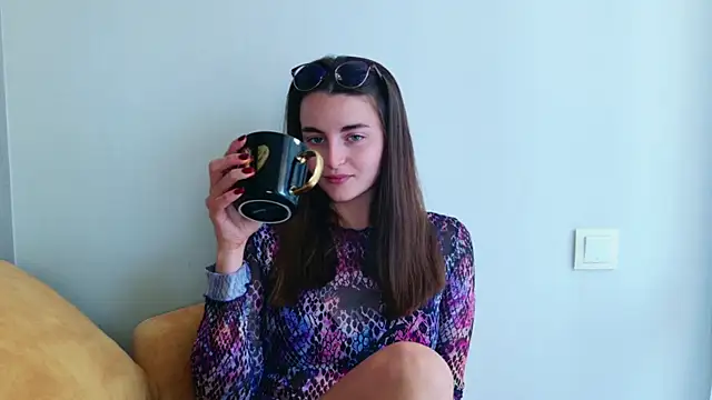 Miss Arwen online show from June 29, 10:15 am