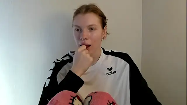 StellaDavis online show from November 3, 9:46 am