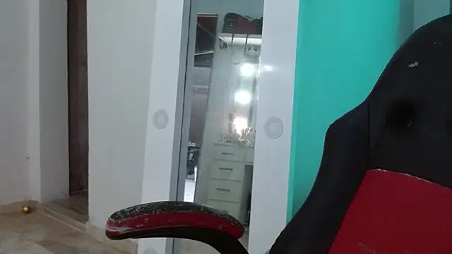 hantonella  online show from April 18, 2:41 pm