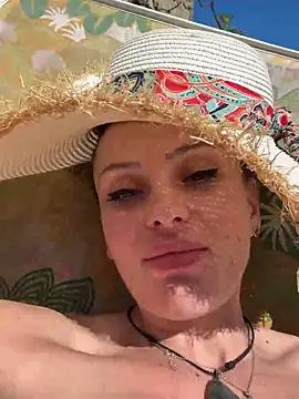 dolcevita002 online show from April 26, 8:45 am