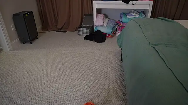 MaggieMayI89 online show from April 19, 2:11 am