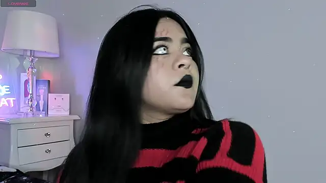Snapshot of atena_hill chatting on October 22, 7:19 pm atena hill online show from October 22, 7:19 pm