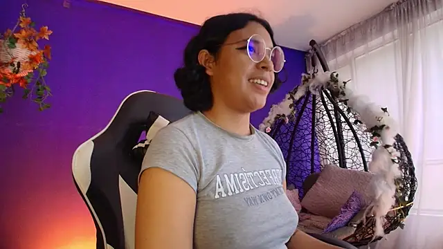 Emmapark  online show from April 21, 6:37 pm