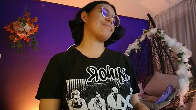 Emmapark  online show from April 25, 12:13 am