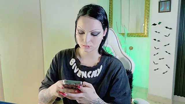 Madison Jackson online show from August 3, 8:14 pm