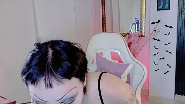 Madison Jackson online show from April 25, 7:44 pm