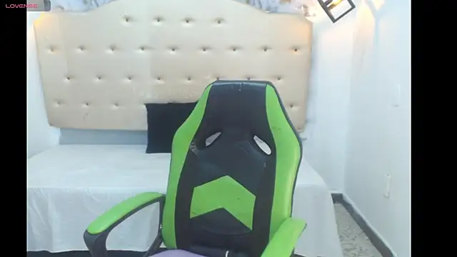 Kathiasaints online show from April 21, 8:05 pm