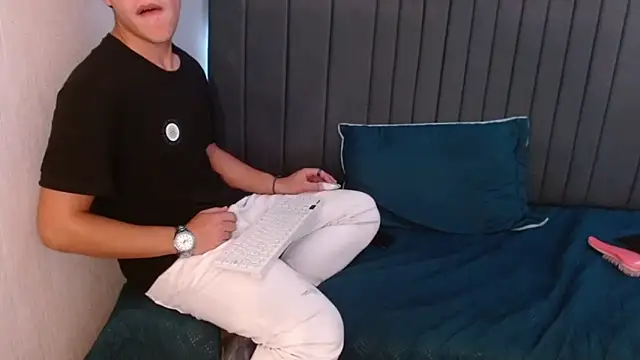 24 7horny  online show from April 27, 12:35 pm