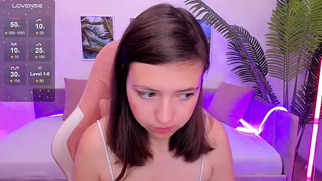Snapshot of Lina_Brownie chatting on September 24, 2:43 am Lina Brownie online show from September 24, 2:43 am