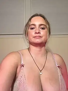 Sophie Raegan online show from May 4, 11:36 am