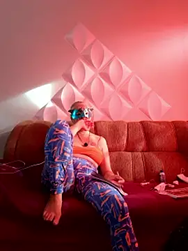 MILEIDE980 online show from November 3, 7:51 pm