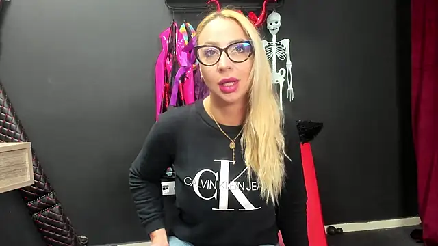 CelineConner online show from November 10, 5:13 am