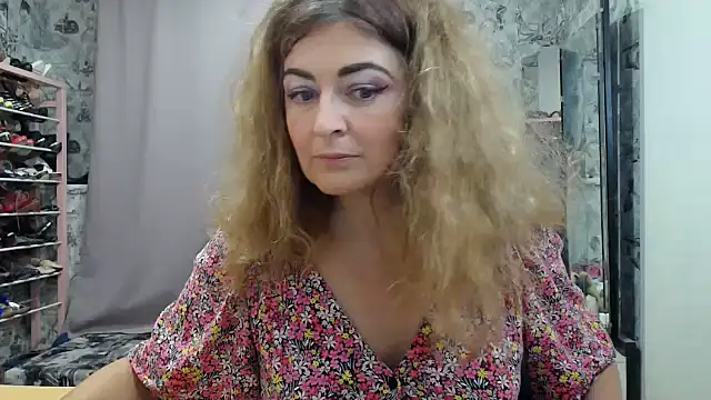 Helen1974 online show from June 25, 5:25 pm
