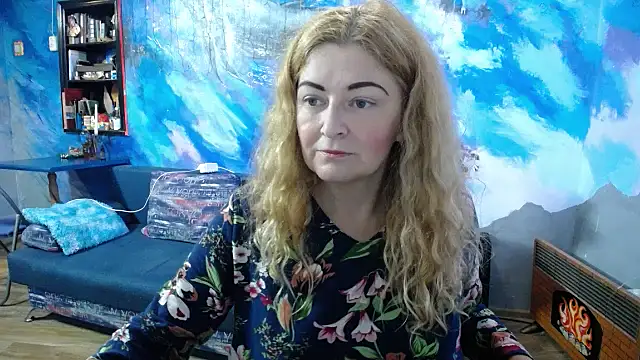 Snapshot of Helen1974 chatting on September 14, 2:04 pm Helen1974 online show from September 14, 2:04 pm