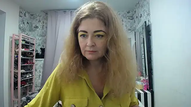 Helen1974 online show from July 13, 7:25 pm