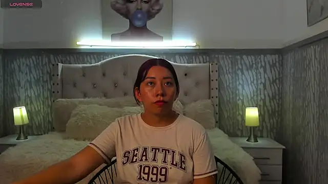 sexylaurita online show from April 25, 10:07 pm