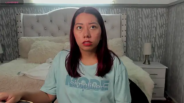 sexylaurita online show from April 27, 2:25 pm