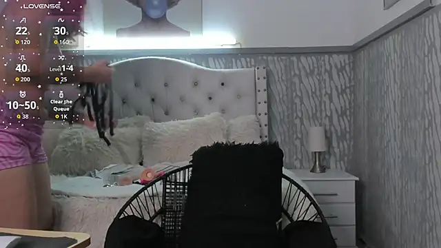 sexylaurita online show from April 11, 10:41 am