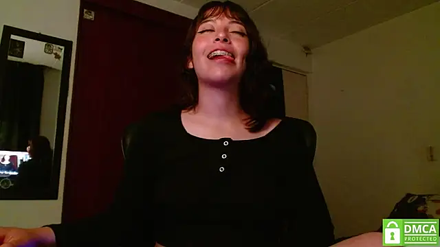 liisaxxx online show from March 24, 5:46 am