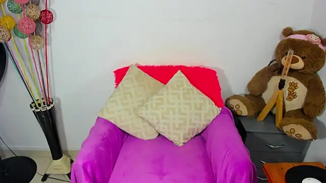 helena copper  online show from April 26, 3:59 am