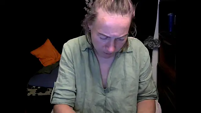 wLESLYMOSw online show from September 12, 9:40 am