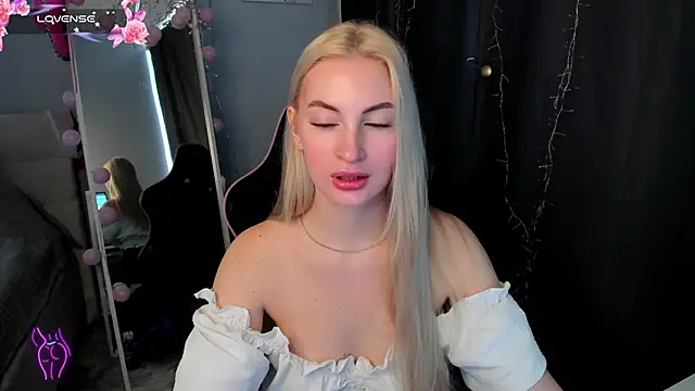 Kimmy powell online show from April 21, 4:08 am