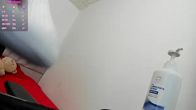 samantha  wilson online show from April 22, 4:04 pm