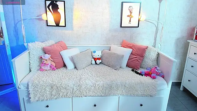 LindsayDeee online show from September 9, 6:13 am