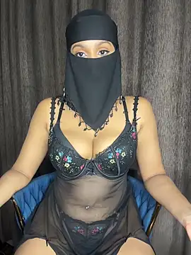 YourThirstySlut online show from June 5, 7:31 pm